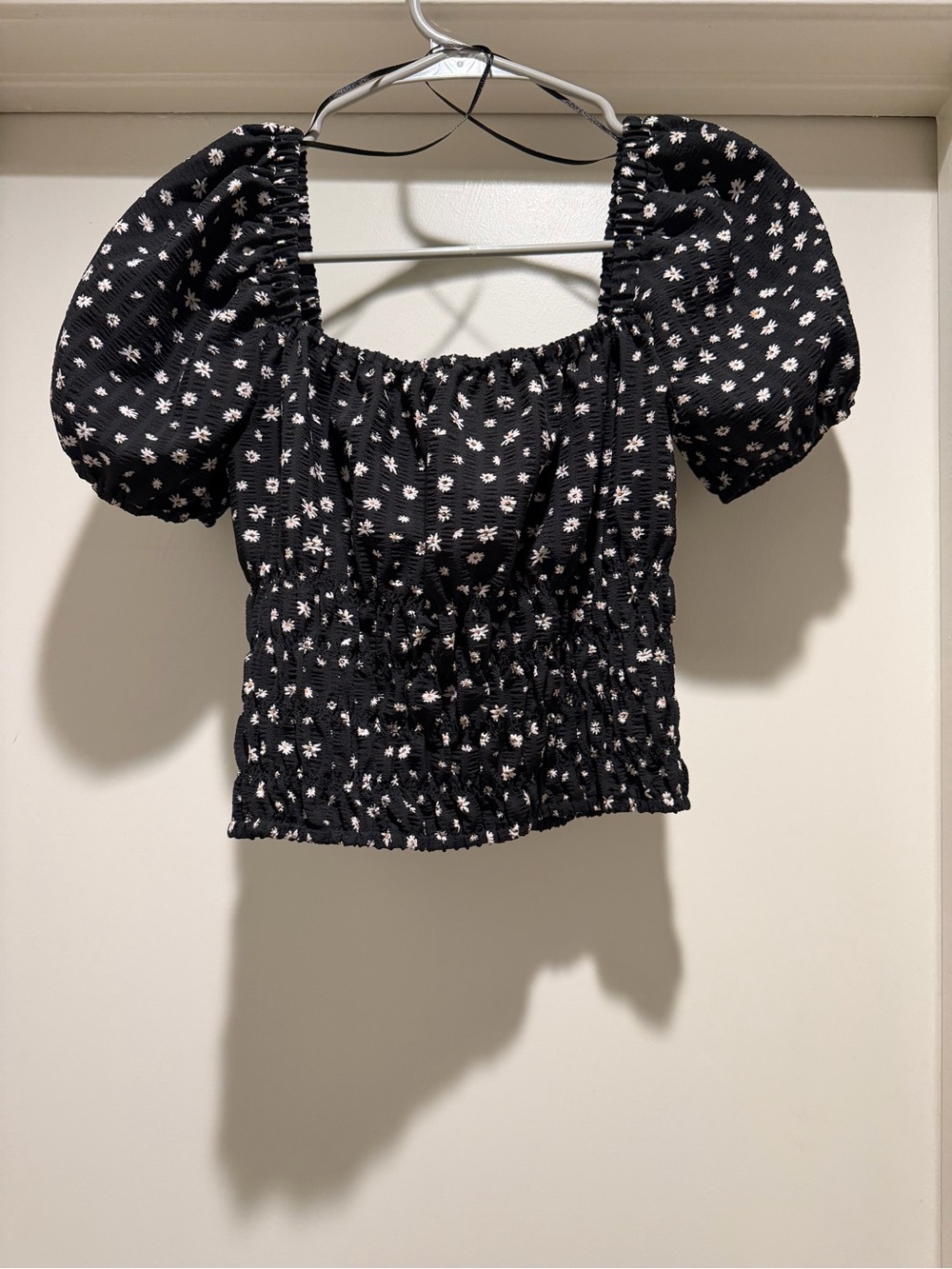 Elodie Black Floral Puff-Sleeve Smocked Crop Top